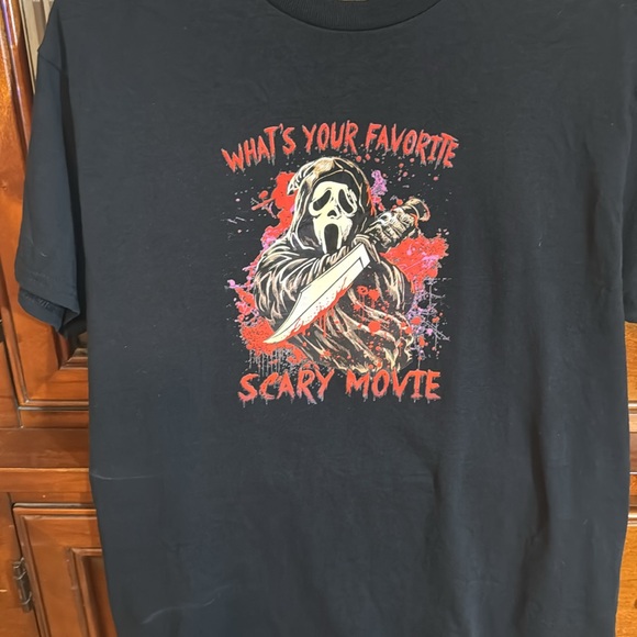 100% cotton gildan T-shirt, size medium - Picture 2 of 4